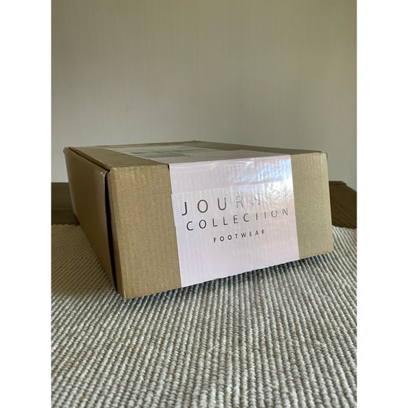 Journee Collection | Adelaide Chunky Heels - Picture 11 of 13